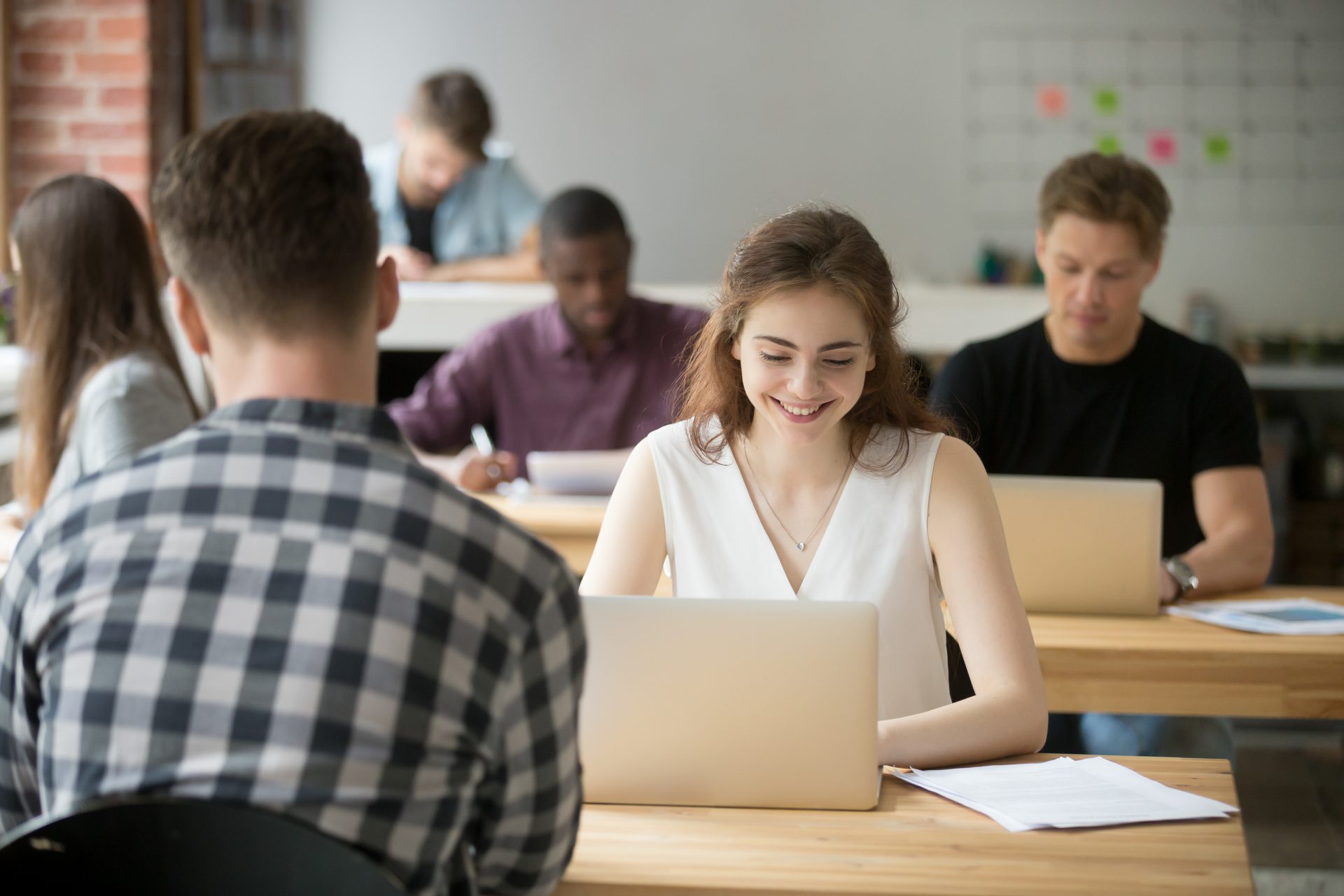 Qual a diferença entre um estagiário e um trainee?